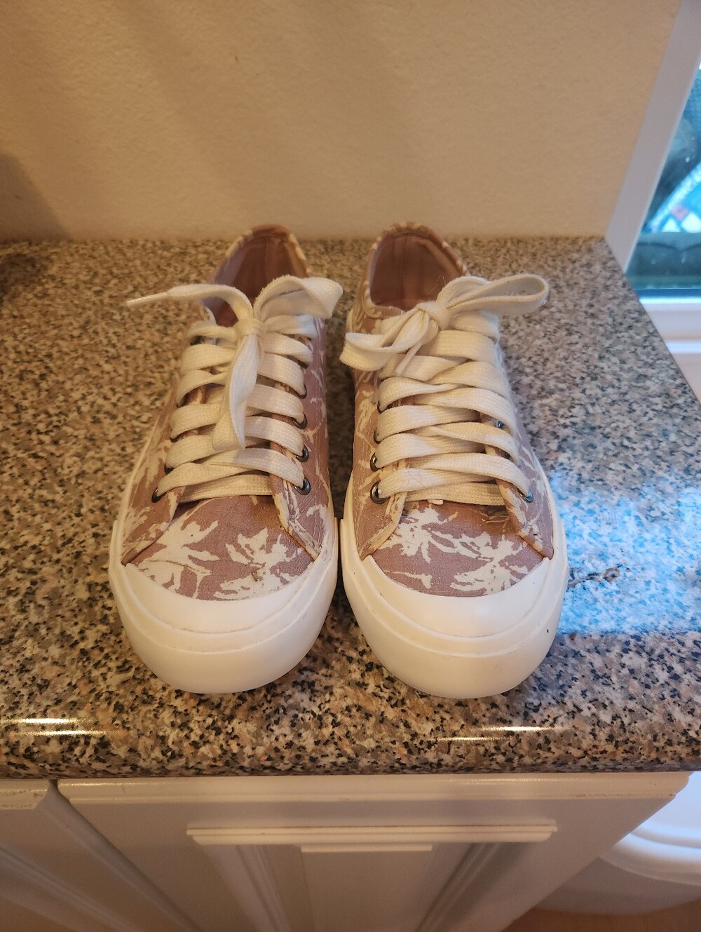 Women's Floral Canvas Lace-Up Sneakers - Beige White